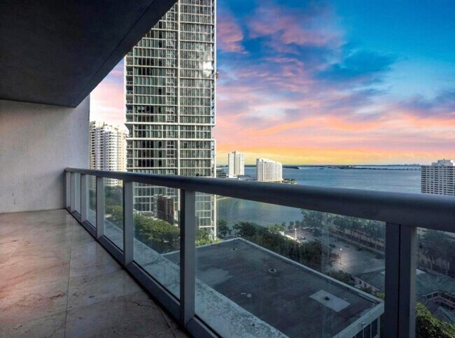 Building Photo - 481 Brickell Ave