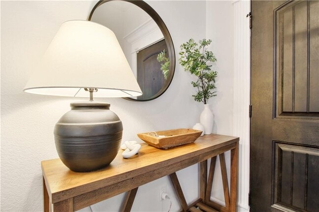 Building Photo - 958 Stone St