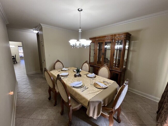 Building Photo - Beautifully Furnished 4-Bedroom Home in Zachary's Audubon Lakes!