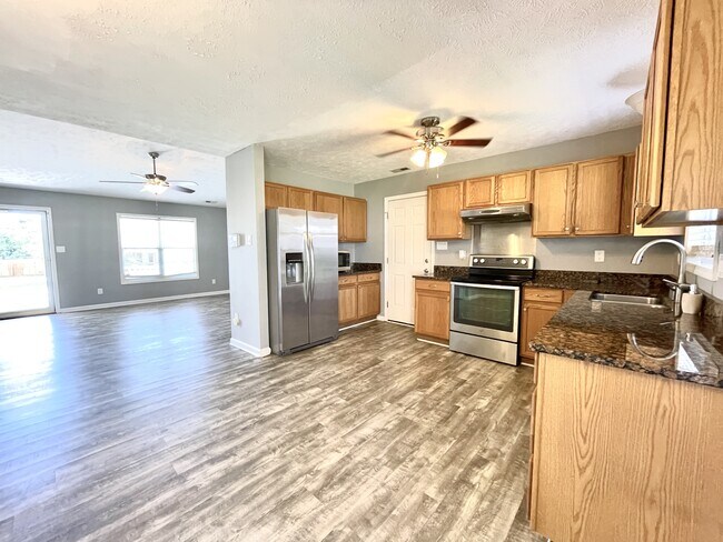 Building Photo - 115 Purple Martin Pl