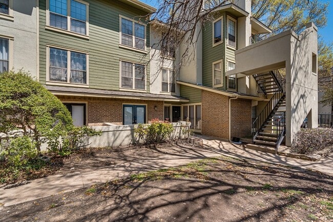 Primary Photo - 9611 Walnut St