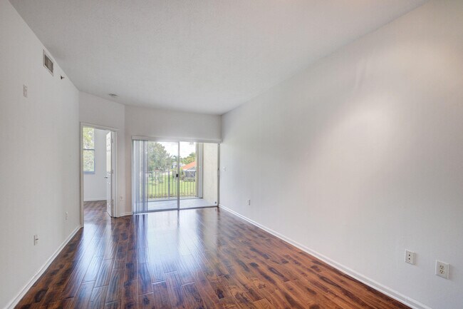 Building Photo - 2020 Greenview Shores Blvd