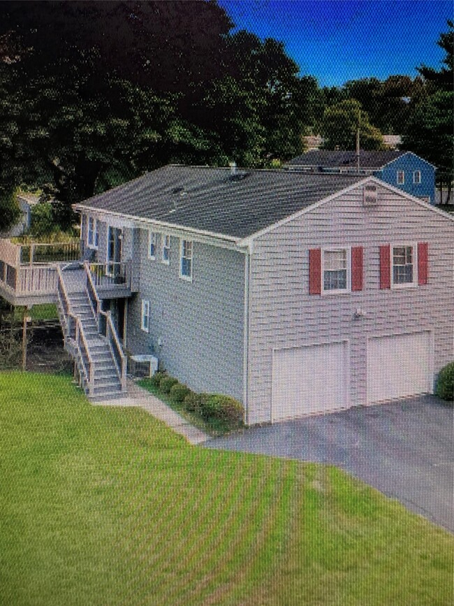Building Photo - 12 Gerken Dr