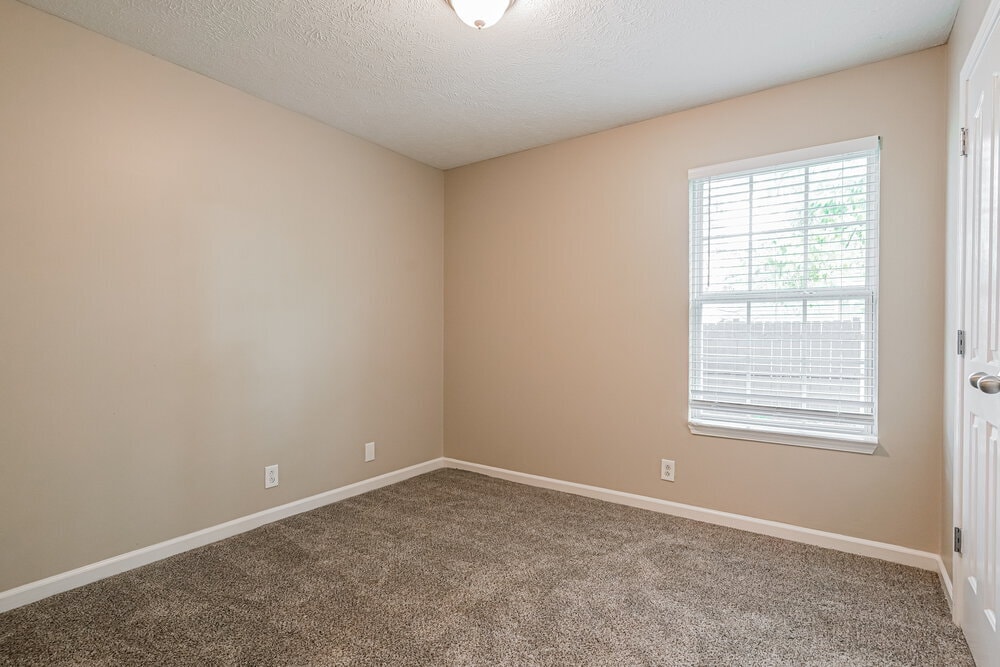 Building Photo - 1339 Macduff Dr