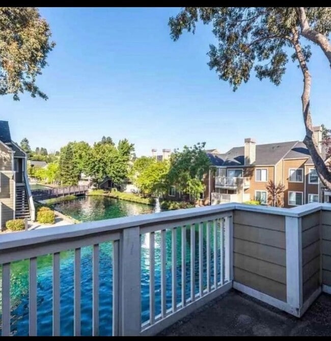Building Photo - Beautiful 2-Bedroom Condo with Serene Wate...