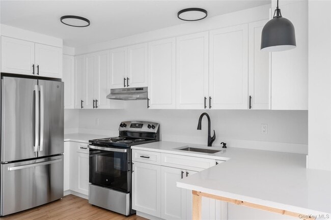 Building Photo - 20 Mortimer St