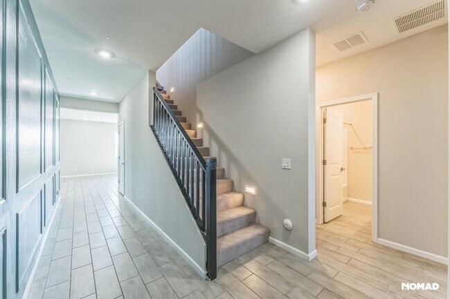 Building Photo - Spacious 5BR House in Casa Grande