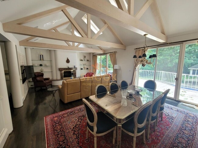 Building Photo - STUNNING LUXURY HOME - EVERYTHING YOU NEED - SHORT-TERM AND FURNISHED OPTIONS AVAILABLE