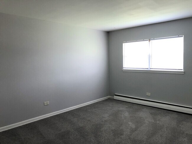 Building Photo - 5629 St Charles Rd