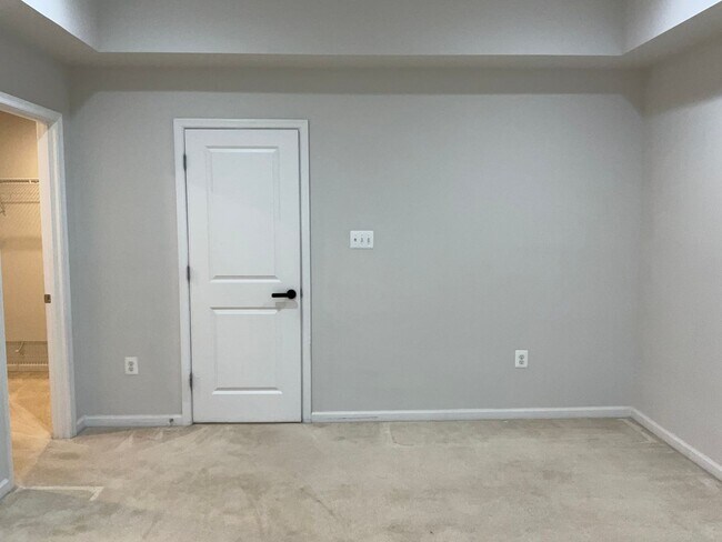 Building Photo - Beautiful 4BR 3.5BA 3 level townhome with 2 car attached garage located in the Cabin Branch Commu...