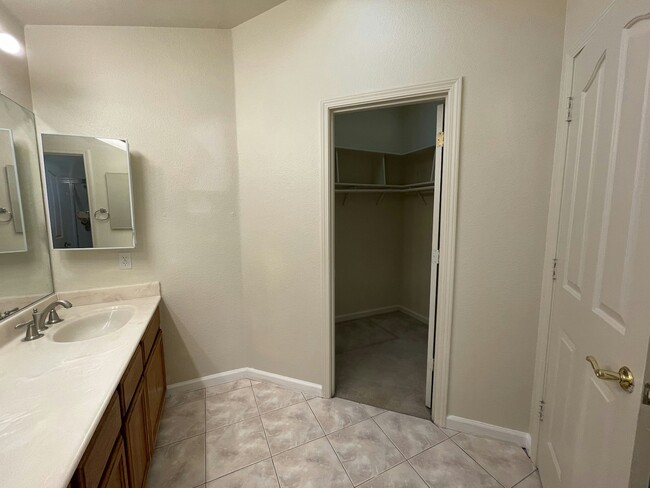 Building Photo - 1580 Rehrmann Dr