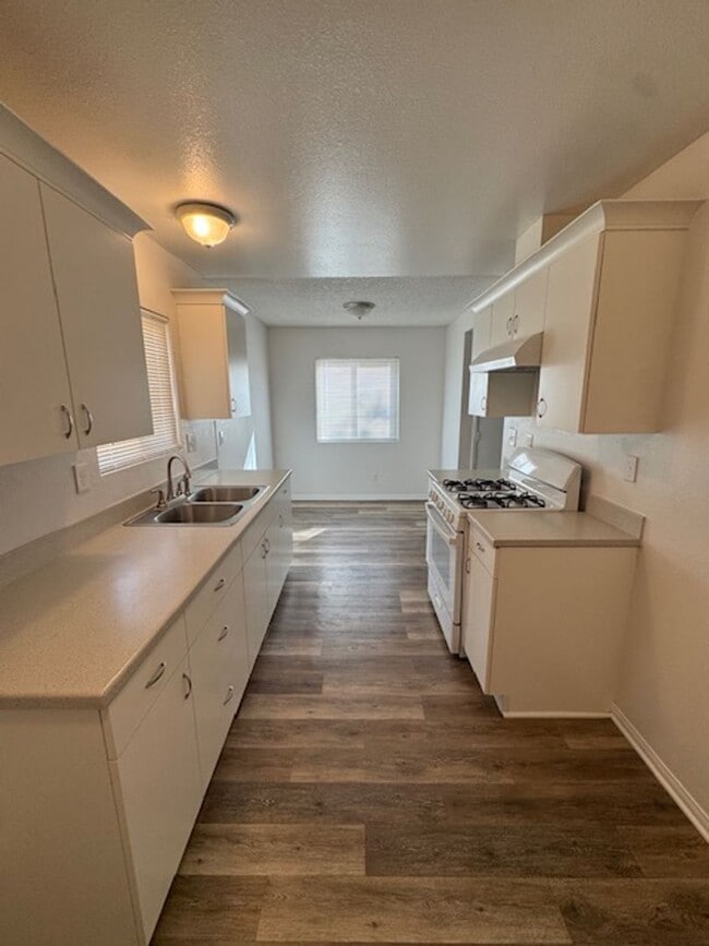 Building Photo - Paradise Home in 55+ Community