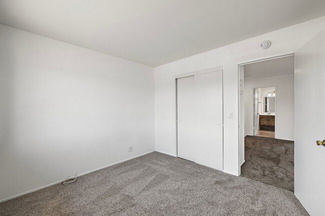 Building Photo - Spacious Home on Corner Lot!