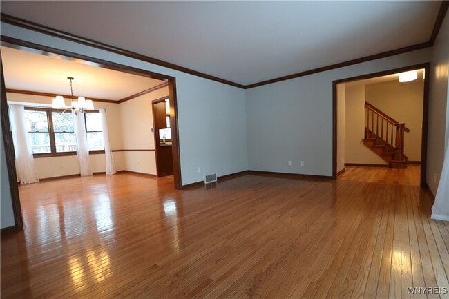 Building Photo - 40 Vassar Dr