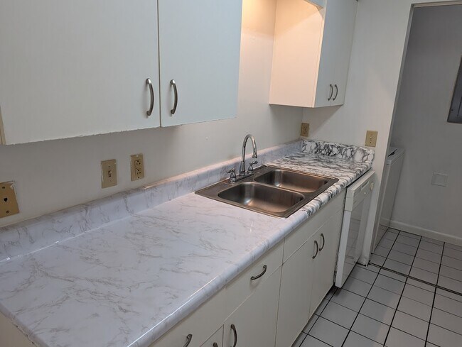 Building Photo - 3600 SW 23rd St