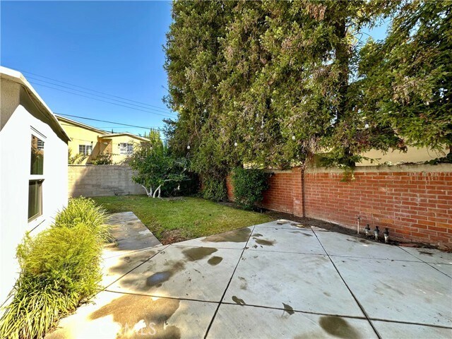 Building Photo - 18263 Valley Vista Blvd