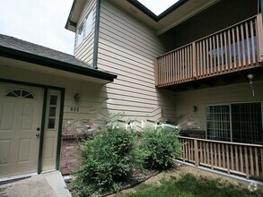 Building Photo - Spacious Condo with Bonus Loft in Pinnacle...