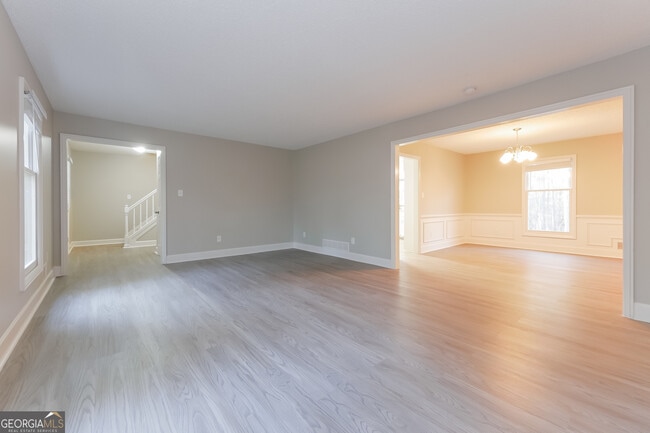 Building Photo - 325 Derby Dr