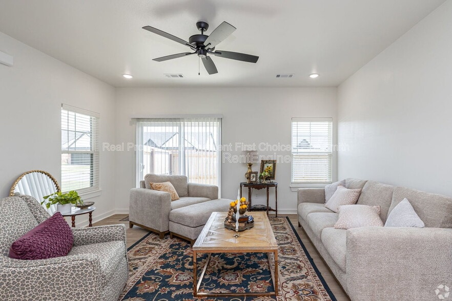 Building Photo - 8900 Cambria Cir