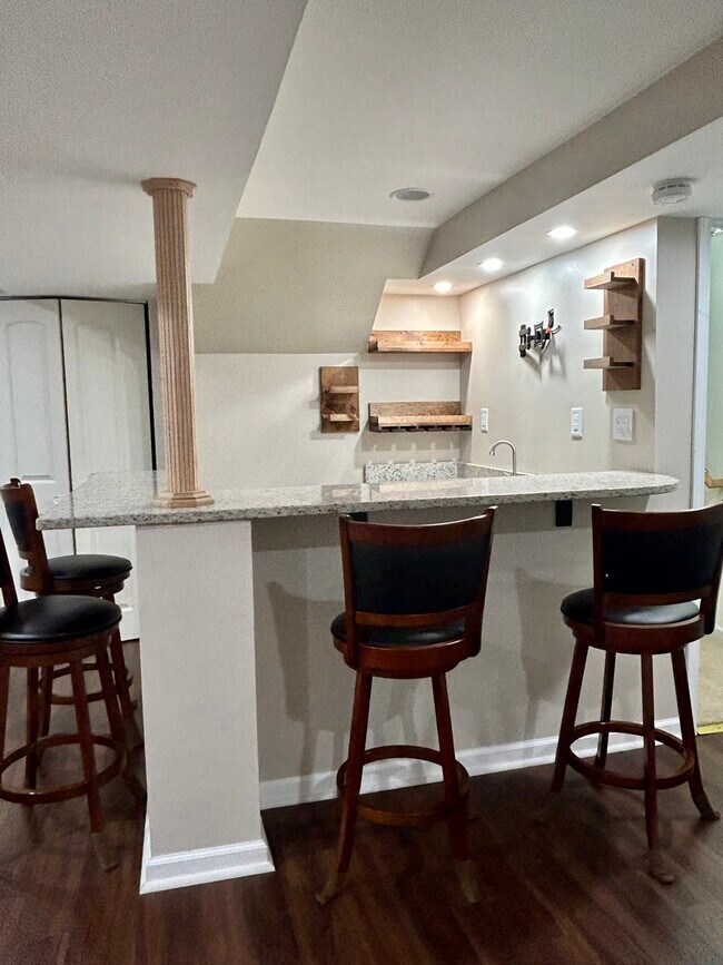 Building Photo - 376 Vaughn Cir