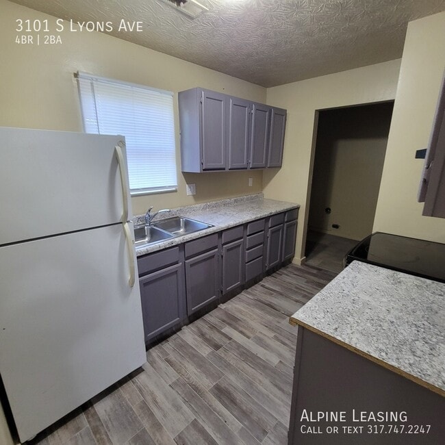 Building Photo - 3101 S Lyons Ave