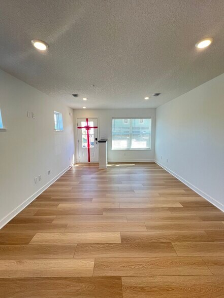 Building Photo - 5219 Long Pointe Pass