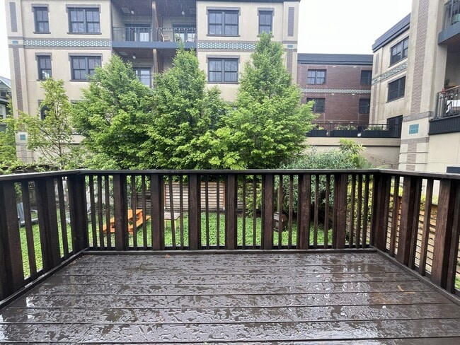 Building Photo - Large NW Portland Home Near Shops & Restaurants with Finished Basement & Bay Windows