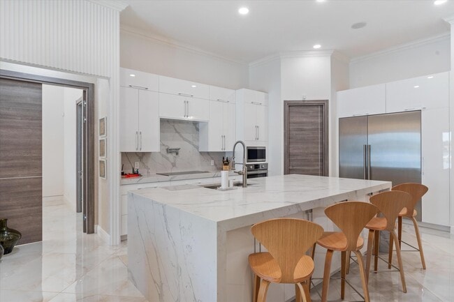 Building Photo - 10424 NW 59th Pl