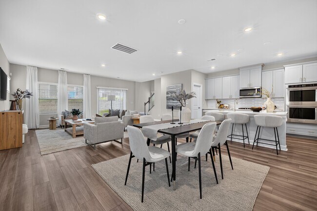 Building Photo - 314 Hyssop Ct