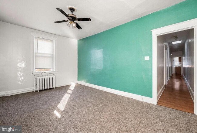 Building Photo - 139 E Plumstead Ave