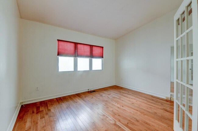 Building Photo - 816 Topsail Ln