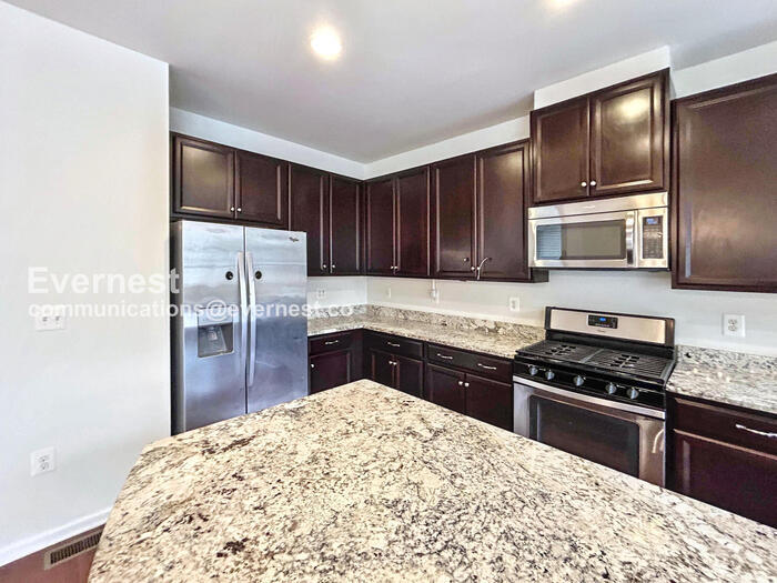 Building Photo - 43 Shepherds Hook Way