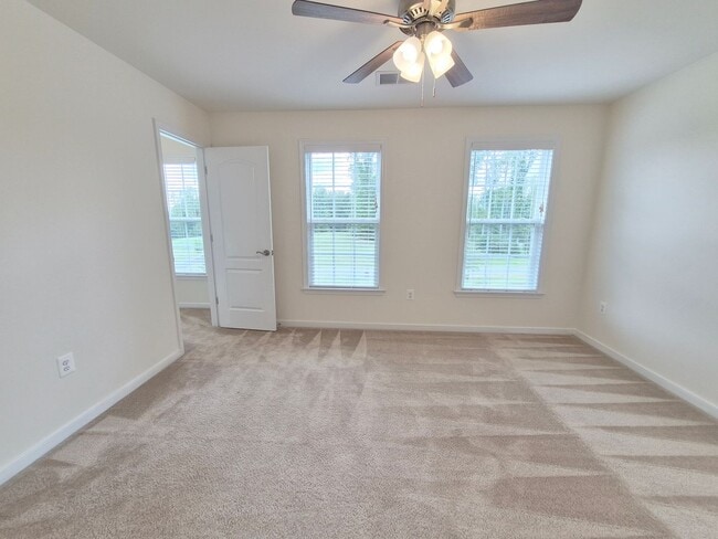 Building Photo - 15 Sweet William Dr