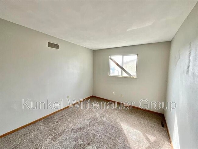 Building Photo - 716 Ganim Dr