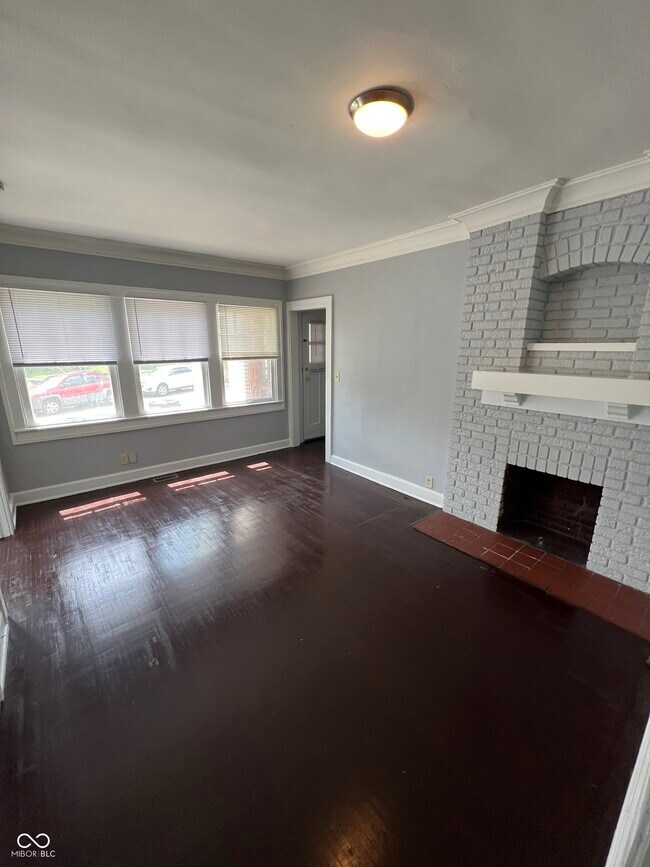 Building Photo - 634 E 37th St