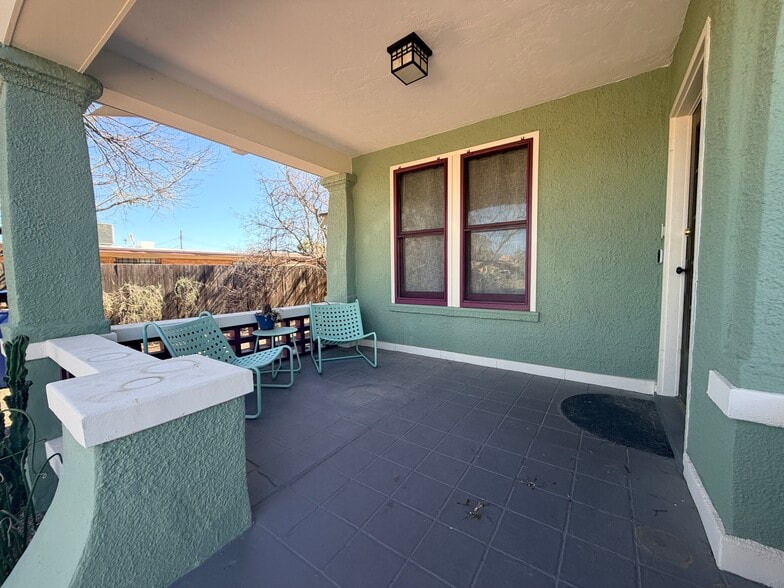 Building Photo - 921 W Alameda St