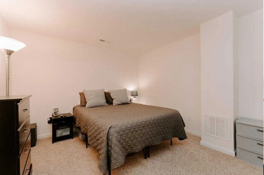 Building Photo - 3297 Cres Falls Way