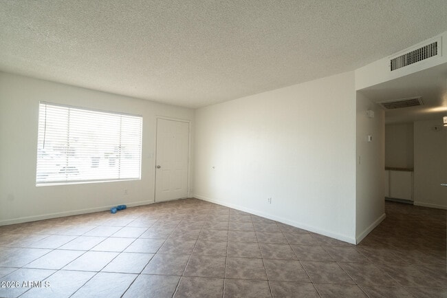 Building Photo - 3642 W Carla Vista Dr