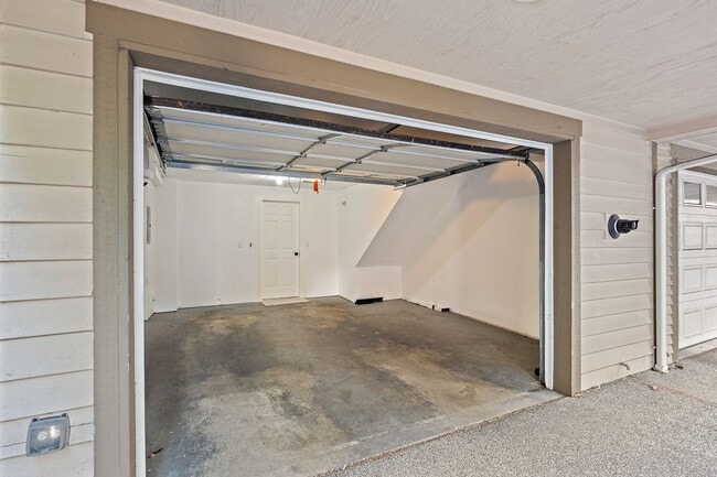 Building Photo - 11710 Greenwood Ave N
