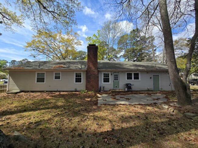 Building Photo - 3456 Regiment Dr