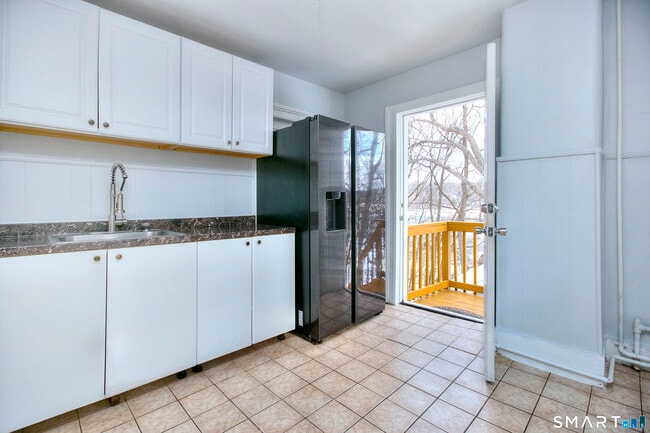 Building Photo - 56 Franklin St