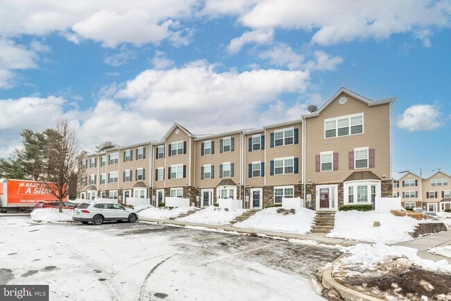 Building Photo - 6515 Dundee Dr