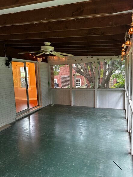 Building Photo - 411 Moseley Dr