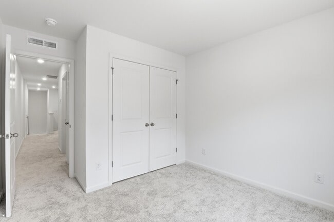 Building Photo - 10608 Brookside Reserve Rd