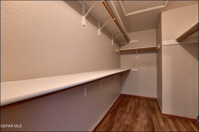 Building Photo - 6451 Loma De Cristo Dr