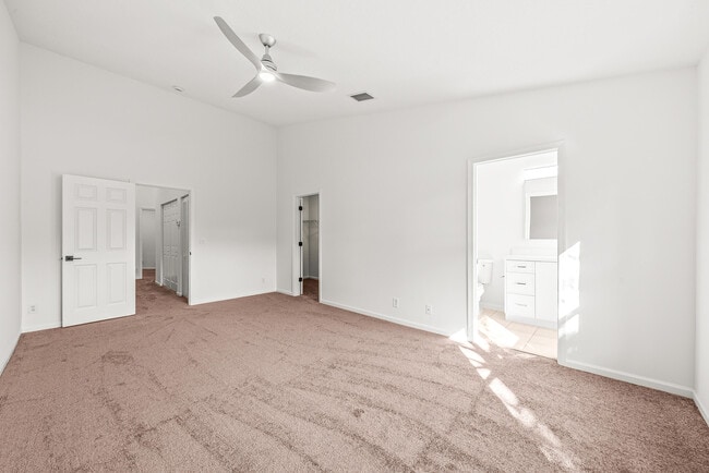 Building Photo - 8024 Briantea Dr