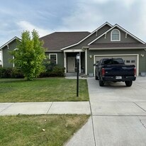 Building Photo - 526 Cedar Wood Cir