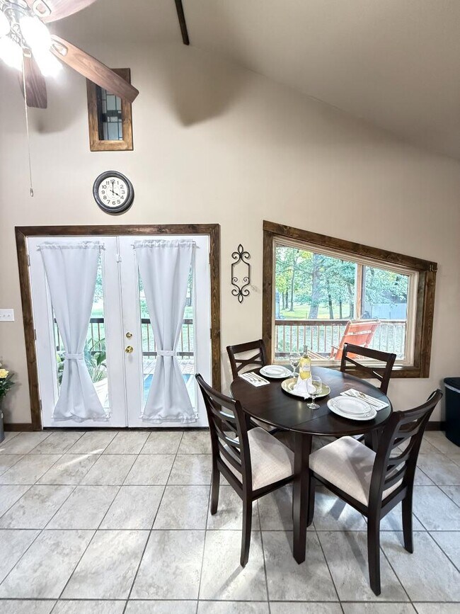 Building Photo - 343 Knob Hill Cir