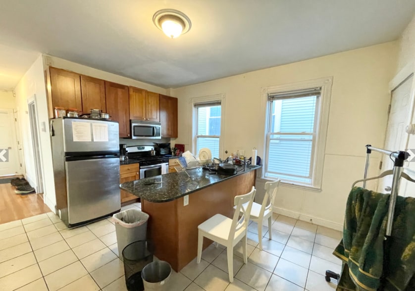 Kitchen - 17 Sachem St