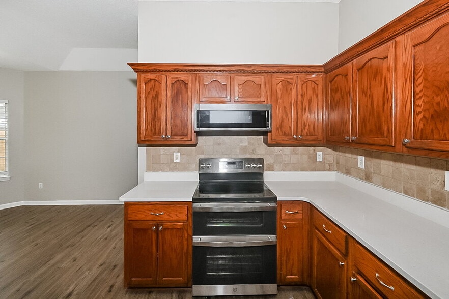 Building Photo - 2785 Pinnacle Dr